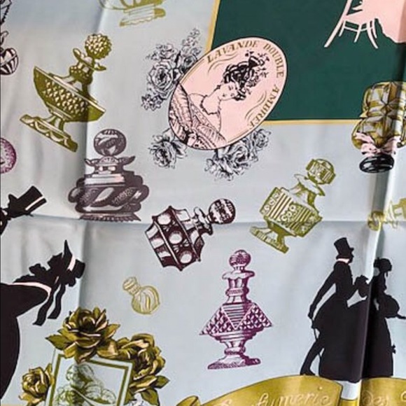 Beautiful Vintage Karl Lagerfeld Large Silk Scarf - Picture 8 of 8